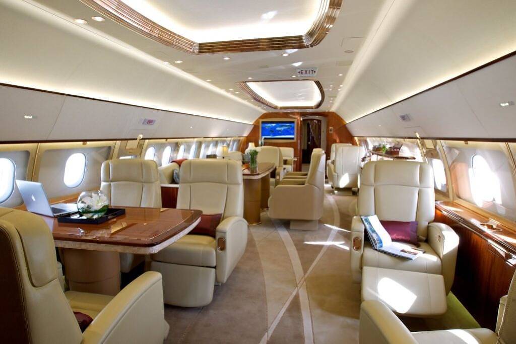 Avião de luxo chega a São Paulo no sábado (21) - 20/02/2026 - Cotidiano