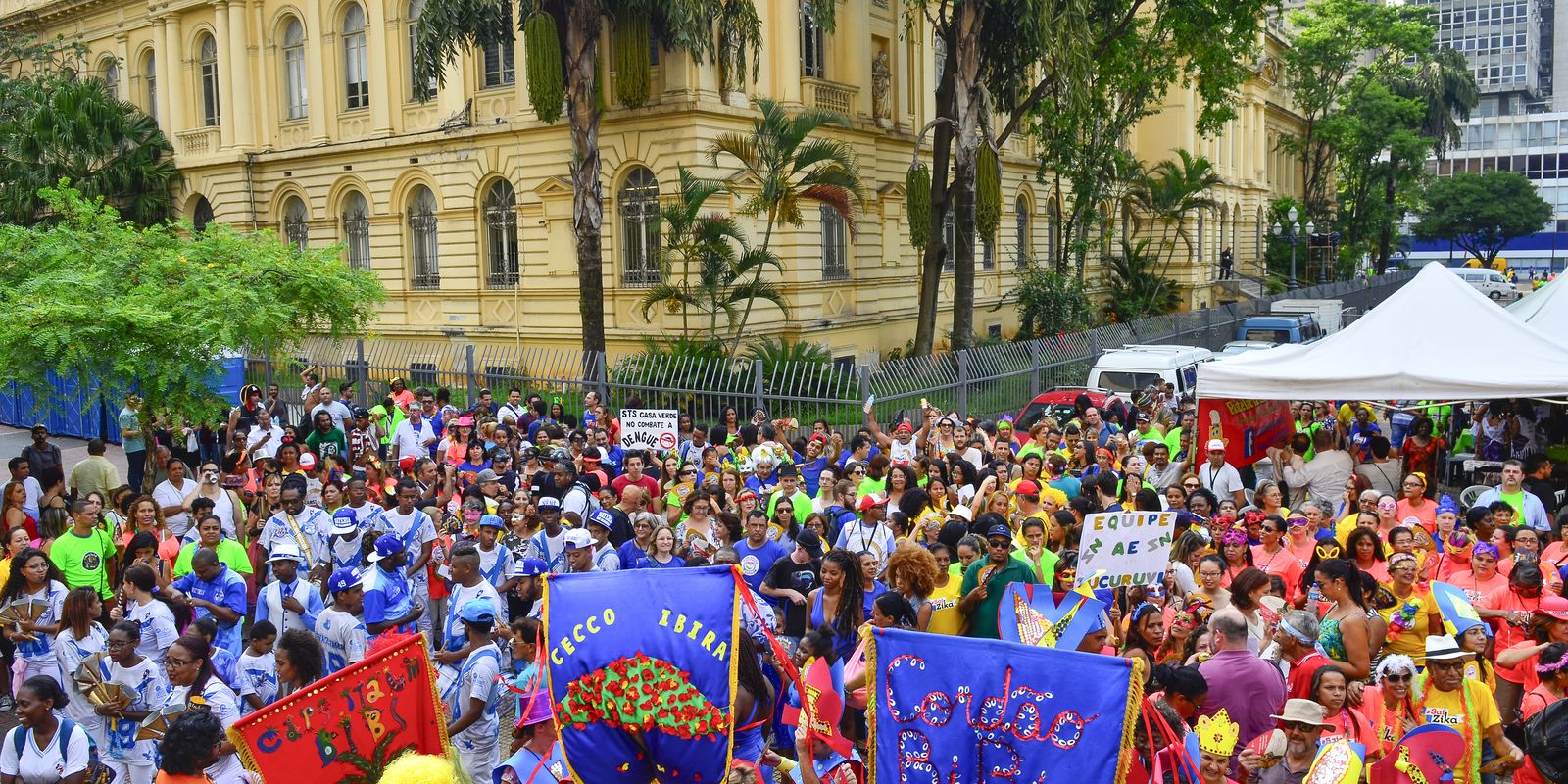 Blocos com Michel Teló e Pocah esquentam o Ibirapuera neste domingo