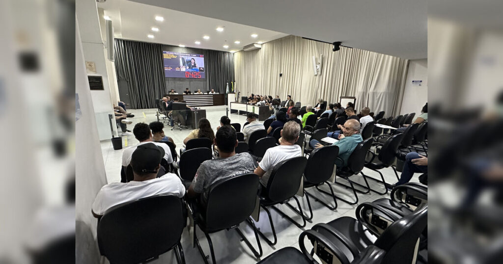 Câmara de Apucarana aprova reajuste de servidores e PSS em extraordinárias