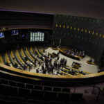 Centrão quer evitar votação de projeto que regula penduricalhos se governo não se envolver em debate - 25/02/2026 - Política