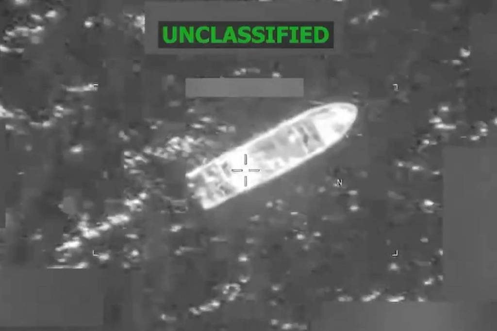 EUA atacam embarcação no Pacífico e matam mais três - 21/02/2026 - Mundo