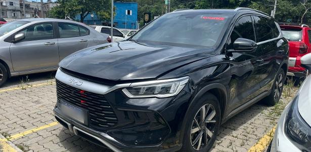 Falsa viatura foi apreendida enquanto era carregada dentro de concessionária na zona sul de São Paulo