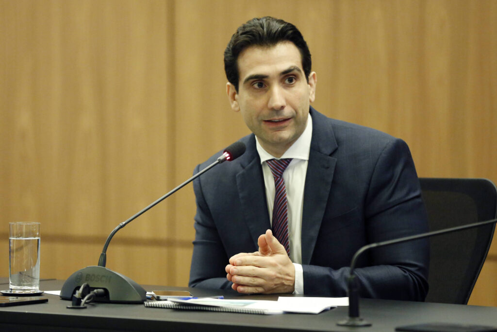 Master: Agradeço por viver isso sob Lula, diz Galípolo - 09/02/2026 - Economia