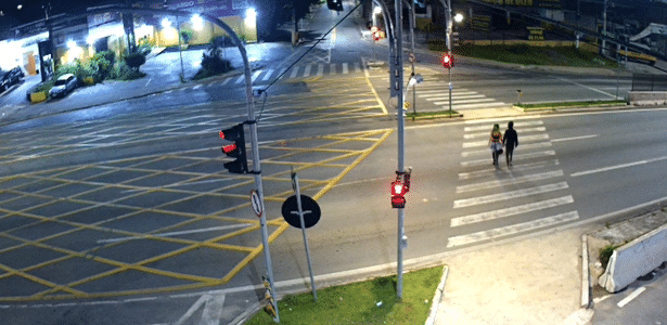 Motorista é preso após atropelar casal em faixa de pedestre na Grande SP