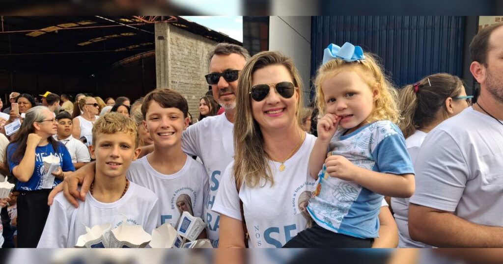 Procissão é marcada por forte presença regional em Apucarana