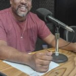 Samba-enredo é um grande enunciado político, diz sociólogo