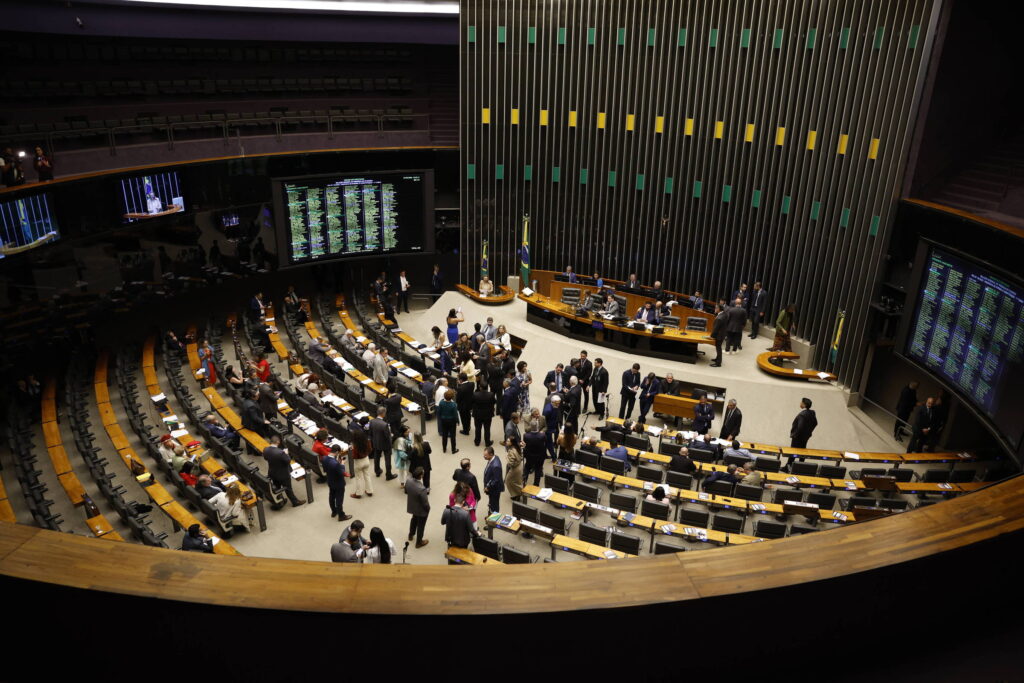 Bets celebram inclusão na Constituição - 25/03/2026 - Cotidiano