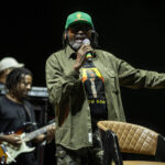Edson Gomes canta Fogo na Babilônia no Lollapalooza - 21/03/2026 - Ilustrada