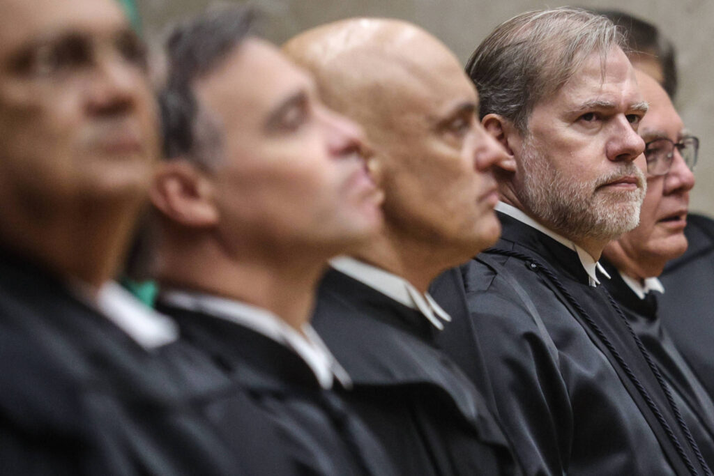 Especialistas criticam decisão do STF sobre adicional - 25/03/2026 - Política