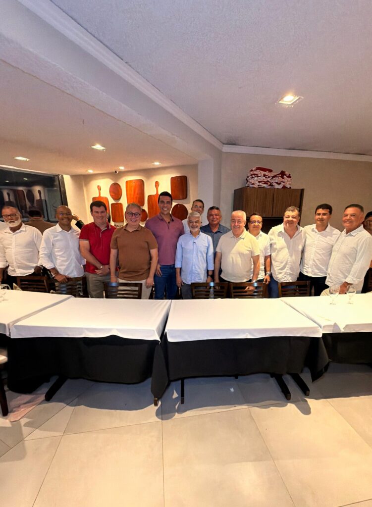 Humberto recebe apoio de 18 prefeitos do Agreste