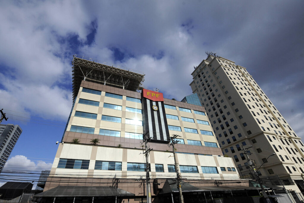 Justiça mantém patrocínio de R$ 7 mi da Petrobras à FPF - 30/03/2026 - Mônica Bergamo