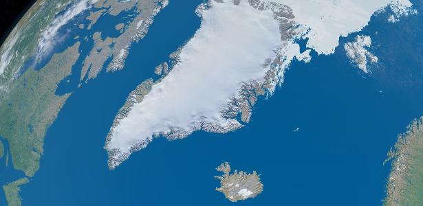 Estreito da Dinamarca, entre a Groenlândia e a Islândia, no oceano Ártico