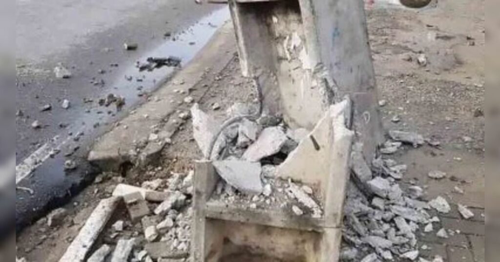 Motorista fica ferido após colidir carro contra poste em Ivaiporã