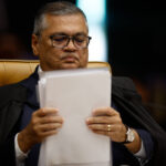 Prefeito e vice de Macapá são afastados ordem de Dino - 04/03/2026 - Política