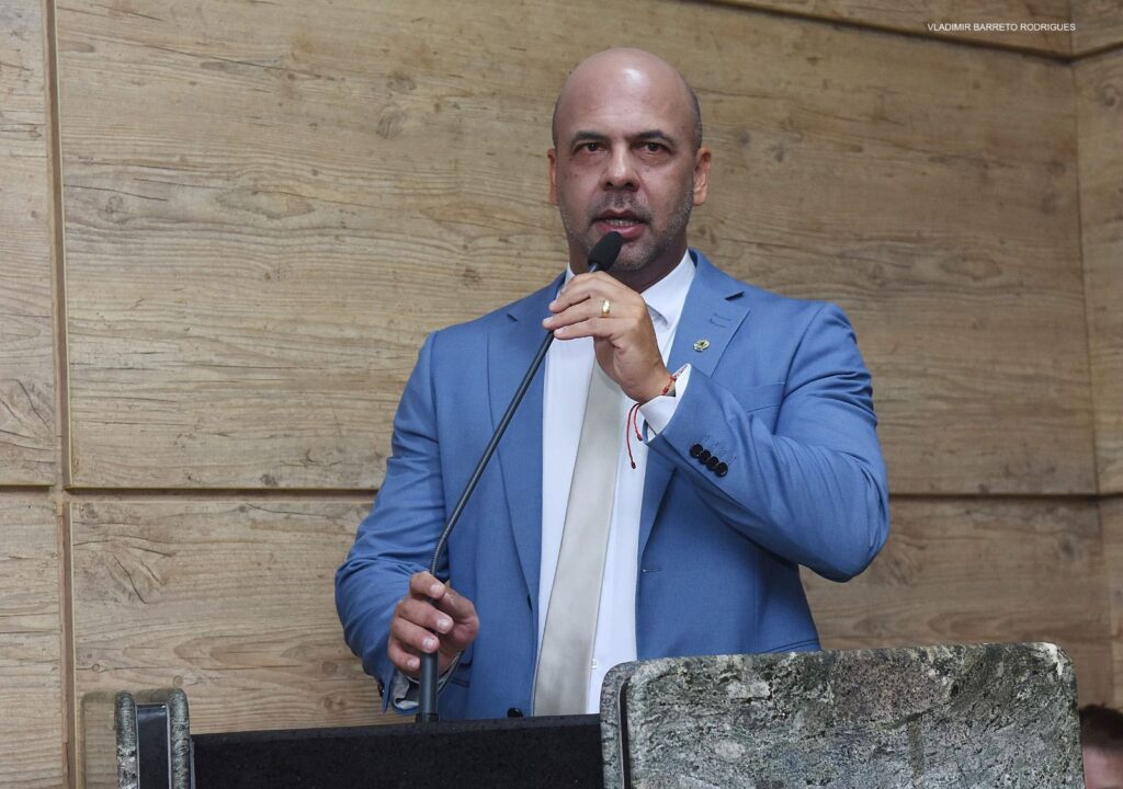 Proposta por Anderson Correia, moção de apelo pela federalização do Caso Orelha é aprovada na Câmara de Caruaru