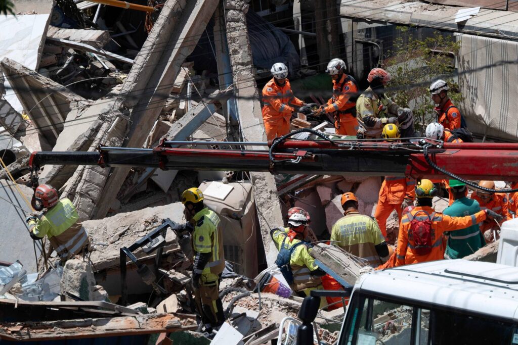 Sobe para 12 o número de mortos após desabamento em BH - 06/03/2026 - Cotidiano