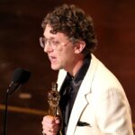 'Trump vai mais rápido que Putin', diz ganhador do Oscar - 16/03/2026 - Ilustrada