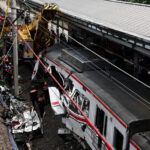 Colisão de trens na Indonésia deixa 14 mortos - 28/04/2026 - Mundo