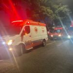 Colisão entre moto e bicicleta deixa três feridos na Avenida Itararé, em Apucarana