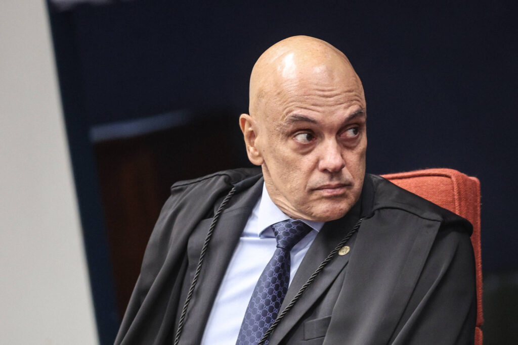 Comissão dos EUA critica Moraes e alega censura no Brasil - 01/04/2026 - Política