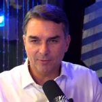 Crítica de Eduardo a Nikolas não é inteligente, diz Flávio - 06/04/2026 - Política