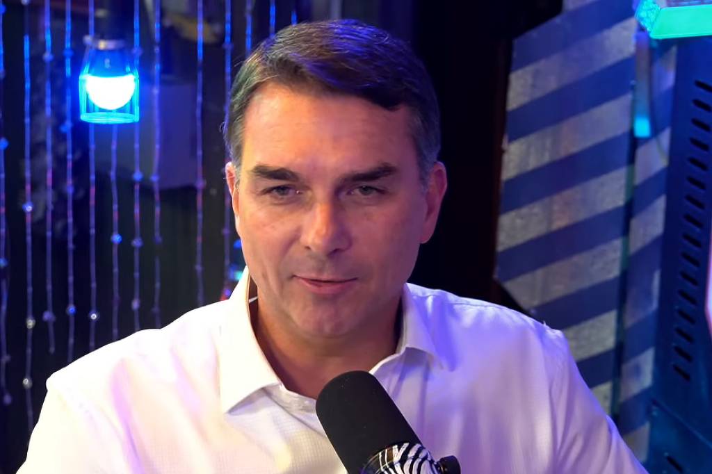 Crítica de Eduardo a Nikolas não é inteligente, diz Flávio - 06/04/2026 - Política