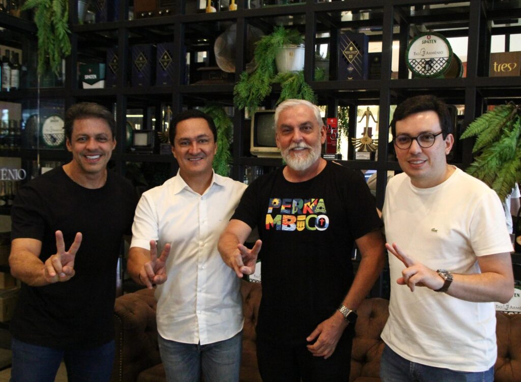 De passagem por Caruaru, André Ferreira reafirma pré-candidatura de Anderson ao Senado.