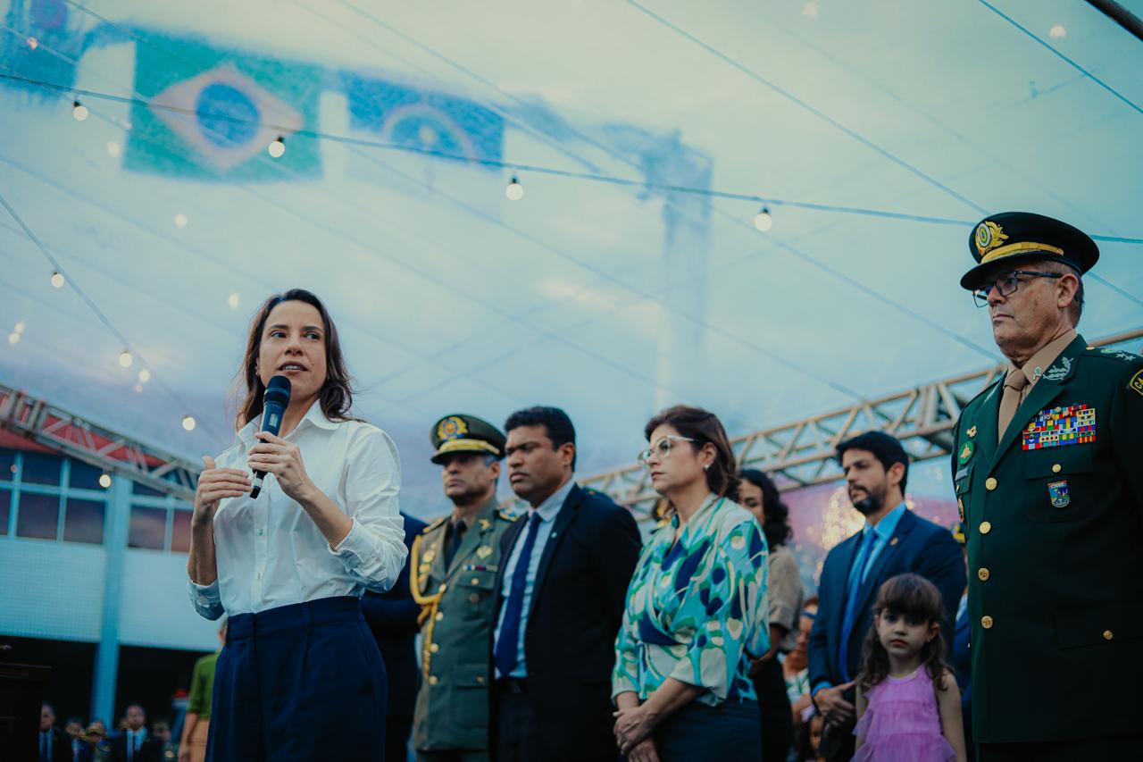 Em cerimônia no Recife, governadora Raquel Lyra empossa o coronel Eduardo Araripe como novo comandante-geral do Corpo de Bombeiros