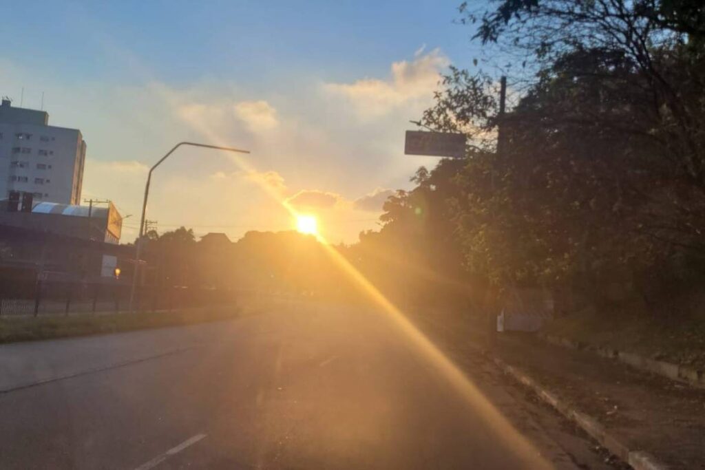Feriado de Tiradentes tem previsão de sol e calor em SP - 17/04/2026 - Cotidiano