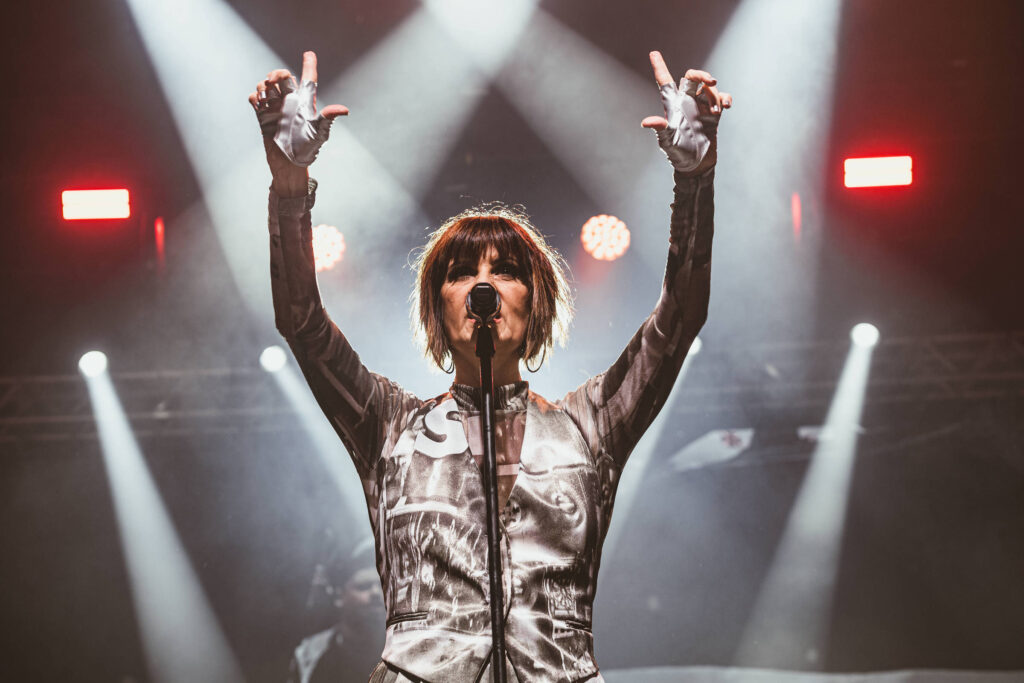 Fernanda Abreu incendeia pista e conquista público em SP - 15/04/2026 - Ilustrada