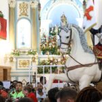 Fiéis se concentram no centro do Rio para celebrar dia de São Jorge