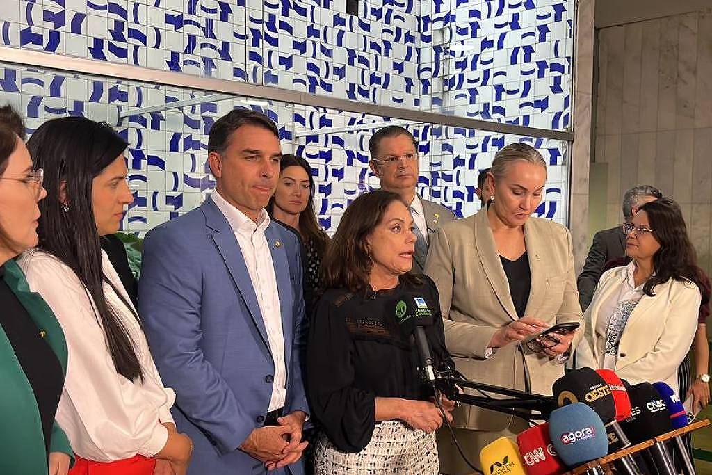 Flávio rifa aliada em disputa ao TCU e Michelle lamenta - 15/04/2026 - Brasília Hoje