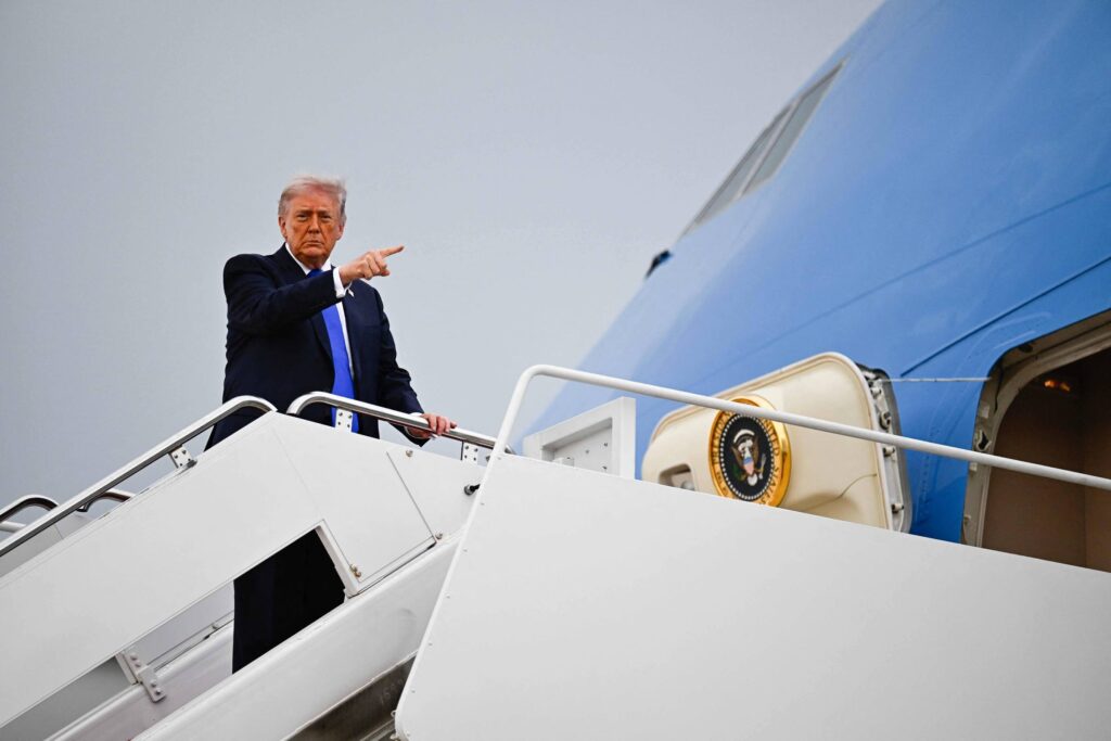 Justiça anula proibição de Trump a pedidos de asilo - 25/04/2026 - Mundo