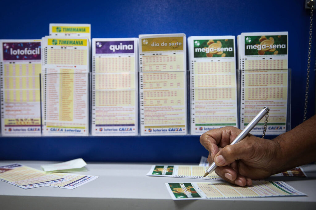 Mega-Sena 3000: veja o resultado às 21h deste sábado (25) - 25/04/2026 - Cotidiano