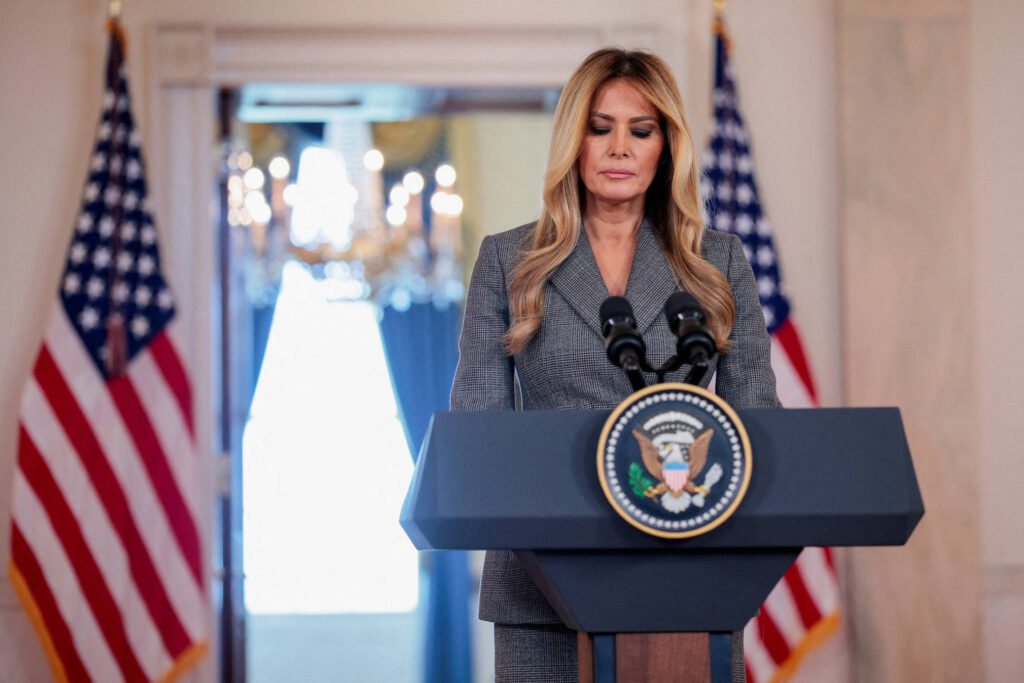 Melania Trump diz que não foi vítima de Epstein - 09/04/2026 - Mundo
