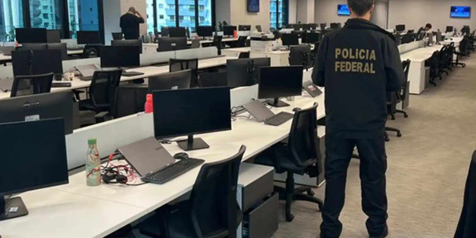 PF prendeu 13 pessoas em operações contra fraudes no Master e BRB