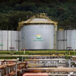 Petrobras nega defasagem nos preços de combustíveis - 03/04/2026 - Economia
