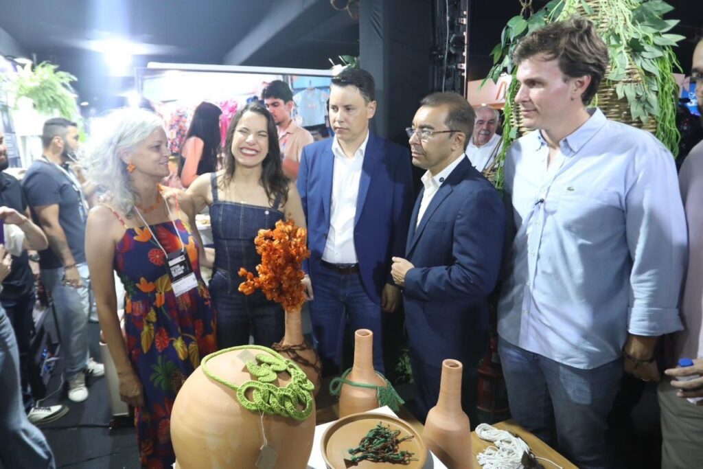 Raquel Lyra é recebida por Sérgio Colin e Edilson Tavares e destaca força do Polo Têxtil no Festival do Jeans de Toritama