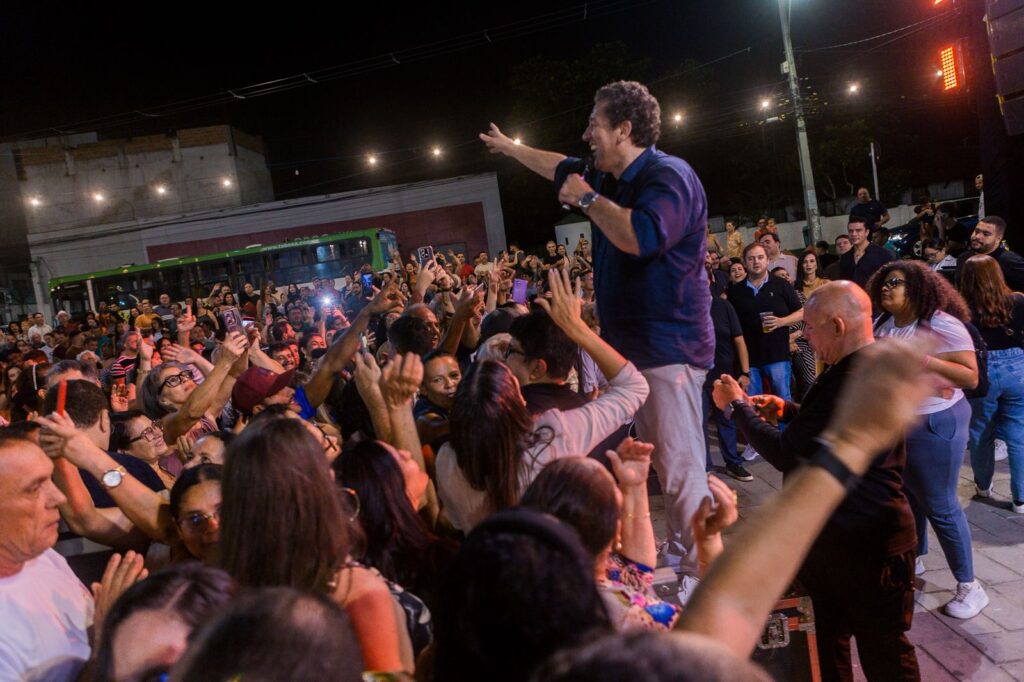 Sábado do “Caruaru Lugar Sagrado” encanta público com clássicos do forró e das serestas