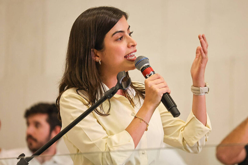 Tabata Amaral defende projeto antissemitismo no Brasil - 08/04/2026 - Política