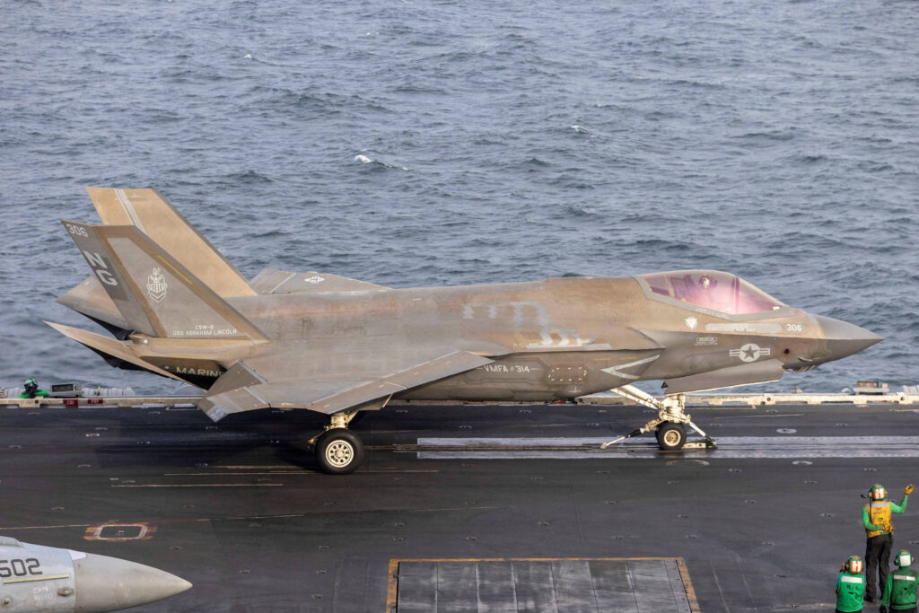 Trump afirma que piloto desaparecido no Irã foi resgatado - 05/04/2026 - Mundo