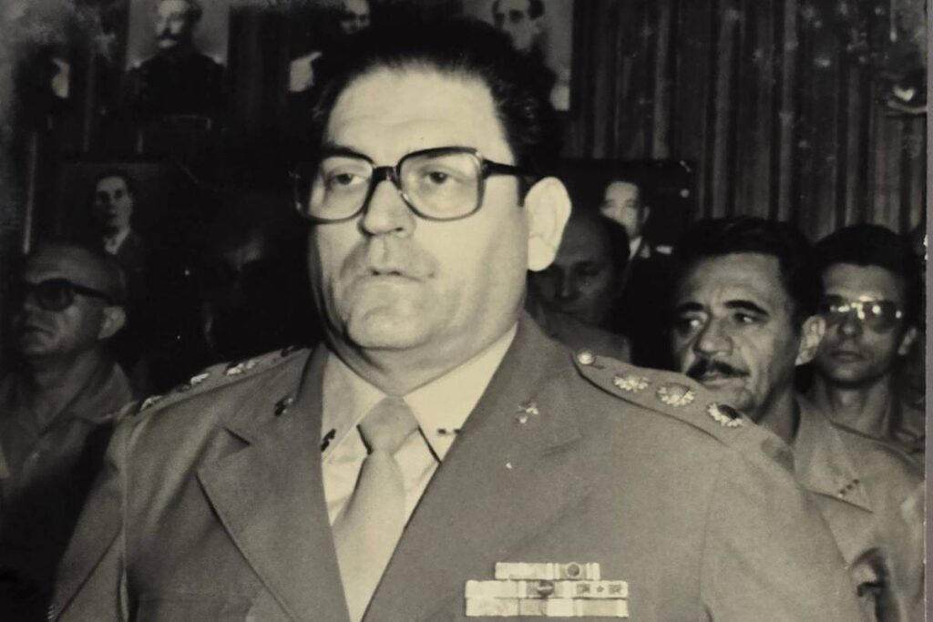 Acervo Etchegoyen pressiona Estado por mais apuração - 05/05/2026 - Política