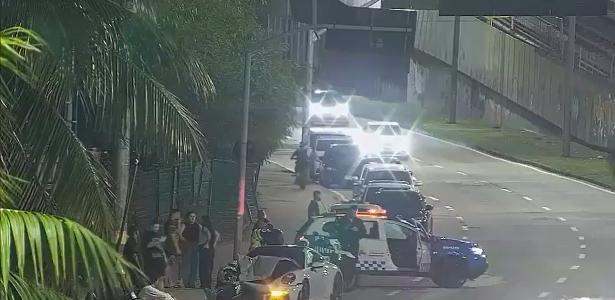 Acidente envolveu ao menos quatro veículos