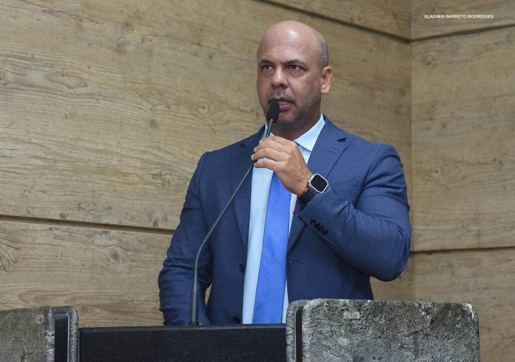 Anderson Correia solicita mutirão de ultrassonografias e convênios com clínicas para reduzir fila de exames em Caruaru