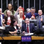 Câmara aprova, em dois turnos, a PEC pelo fim da escala 6x1