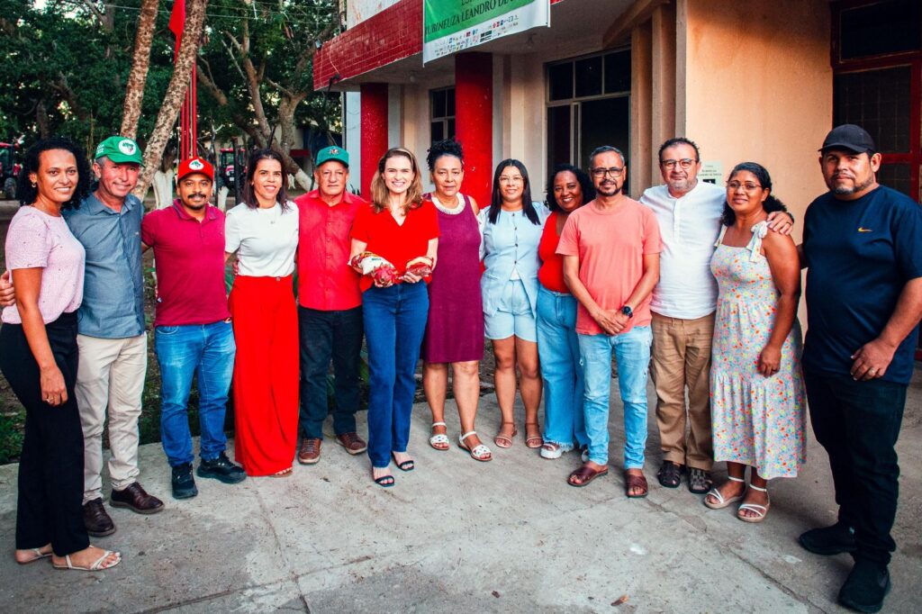 Em Caruaru, Marília Arraes reforça compromisso histórico com agricultura familiar durante visita ao assentamento Normandia, do MST