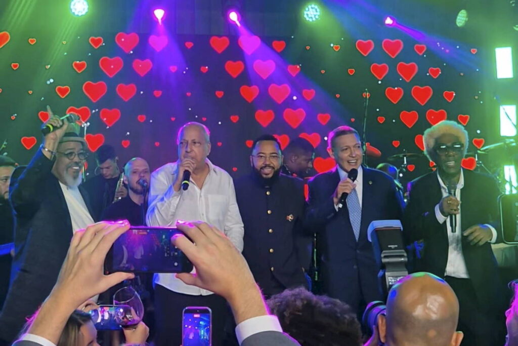 Festa de posse no TSE tem samba e coro para Kassio - 13/05/2026 - Política
