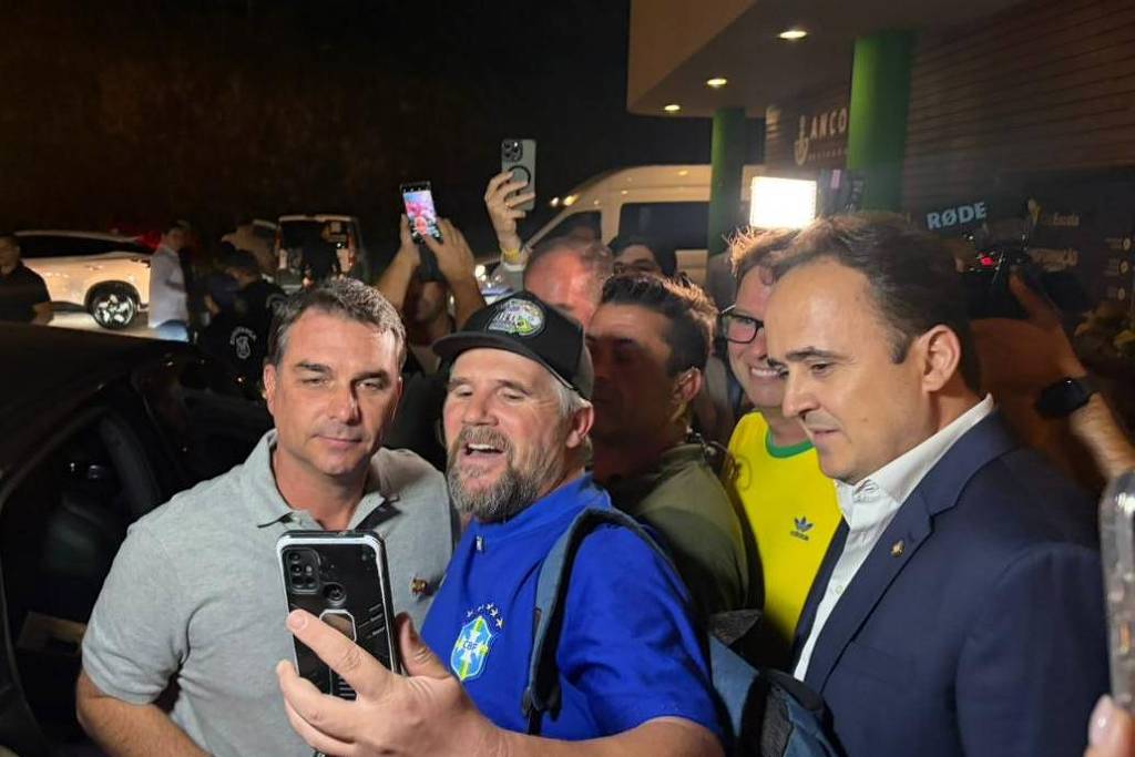 Flávio Bolsonaro tenta descolar Ciro Nogueira de eleição - 08/05/2026 - Política