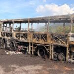 Incêndio destrói ônibus na BR-376 no litoral do Paraná