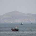 Mísseis atingem navio de guerra dos EUA que tentava entrar em Ormuz
